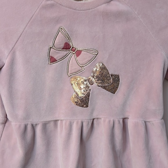 Between pink long sleeve top size 4 velour - Picture 3 of 7